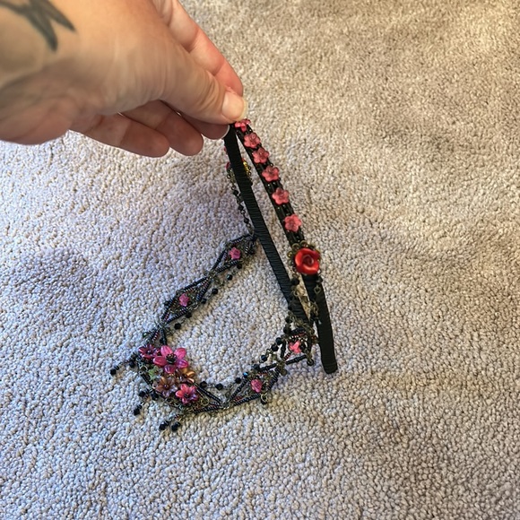 Flower chain headband - Picture 6 of 12